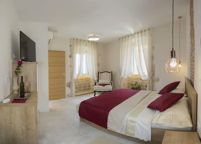 Apartment Situs Split