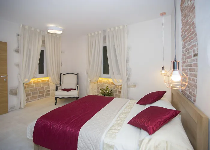 Situs Apartment Split