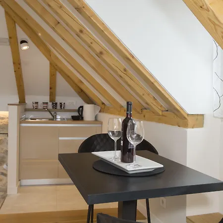 アパート Situs *