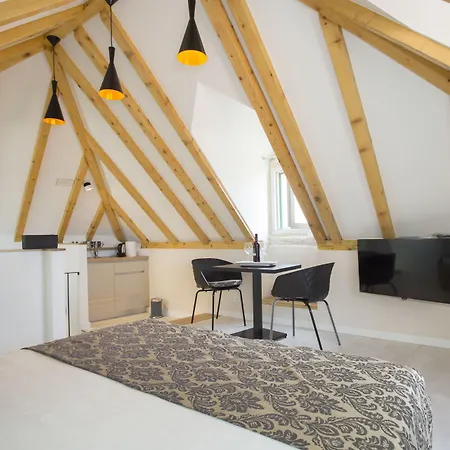 Apartment Situs Split