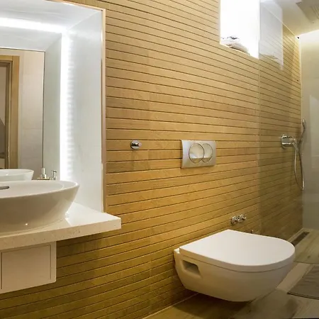 Situs Apartment Split