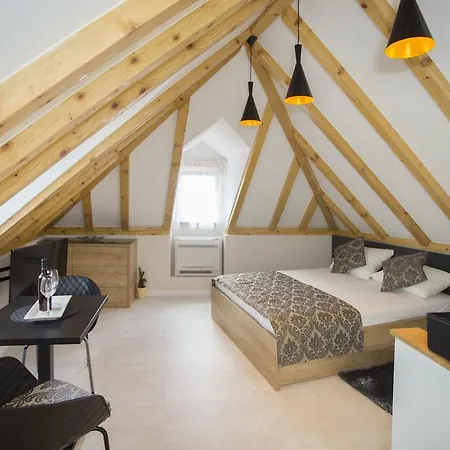 Situs Apartment Split