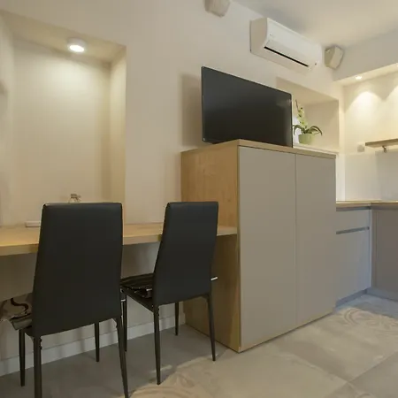 Apartment Situs Split