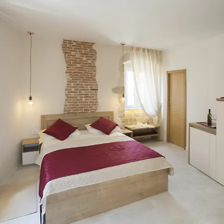 Apartment Situs Split